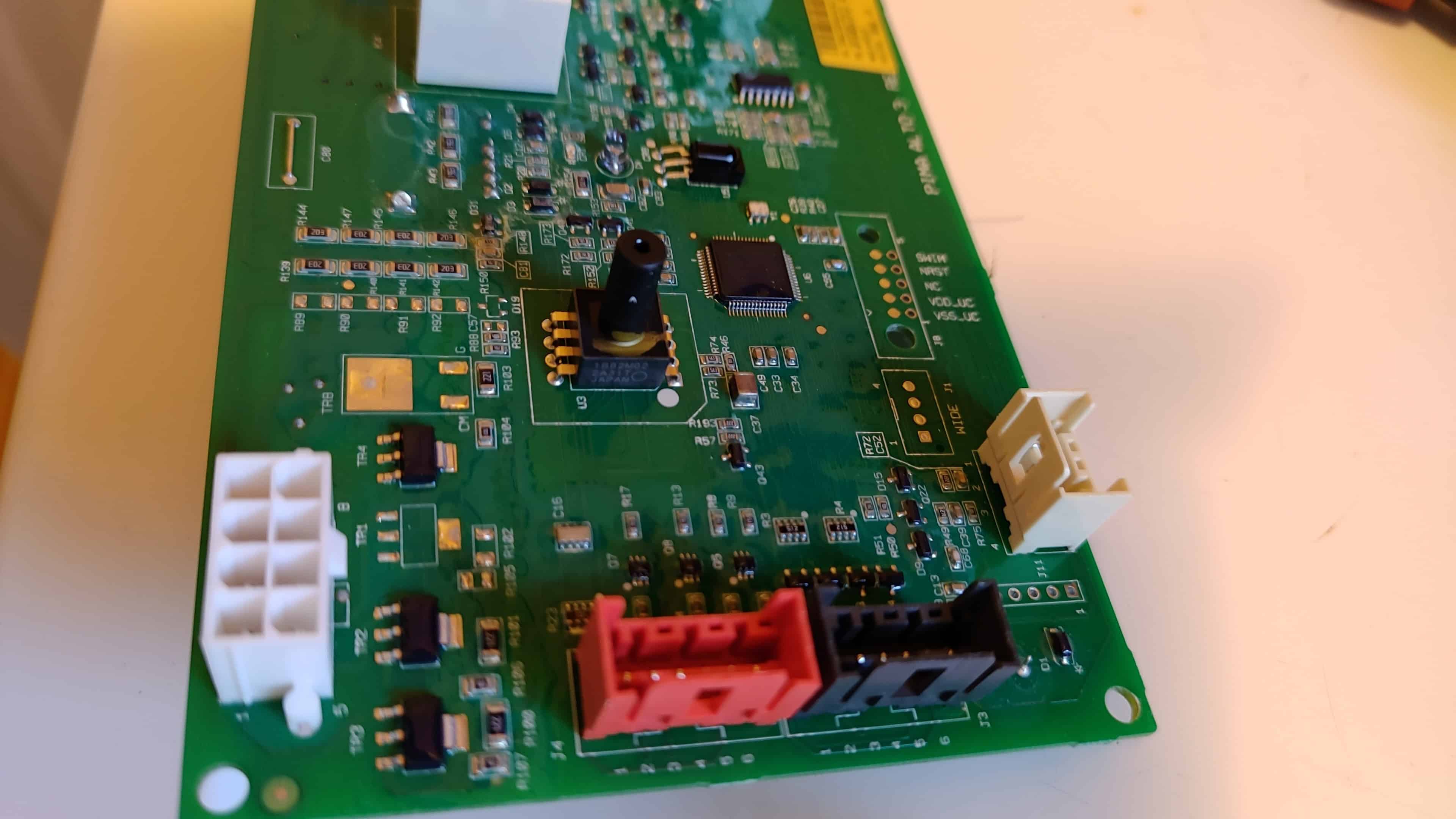washer-control-board-water-level-sensor-installed