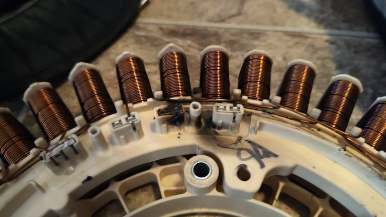 samsung-washer-burned-hall-sensor-connector-on-stator-close-up