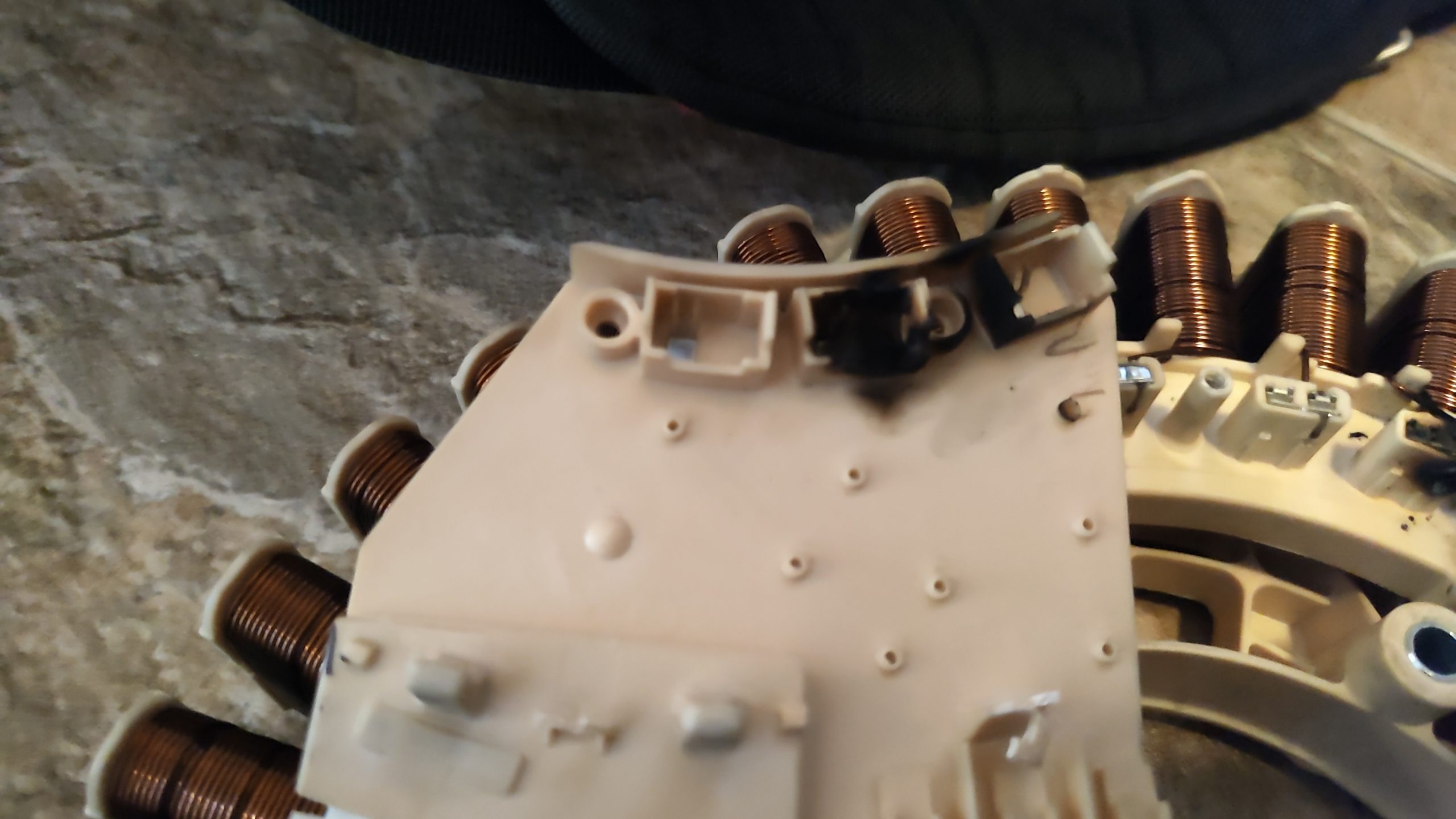 samsung-washer-burned-hall-sensor-connector-rear-view-stator